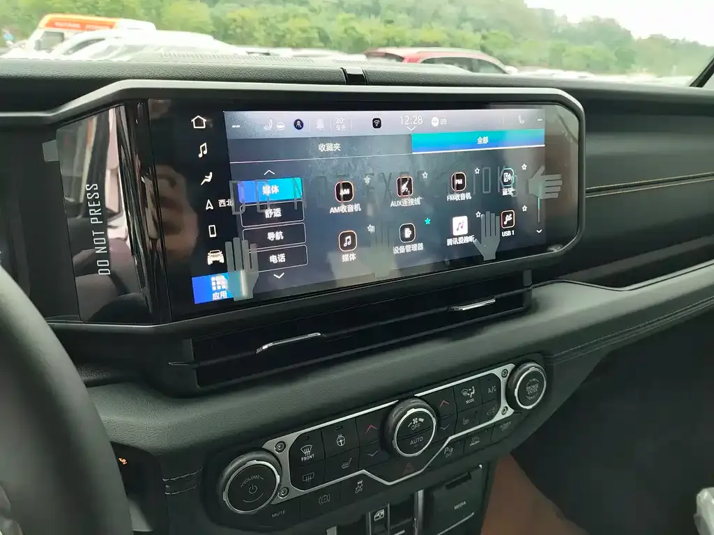Jeep Wrangler PHEV 2025 из CN, фото 10