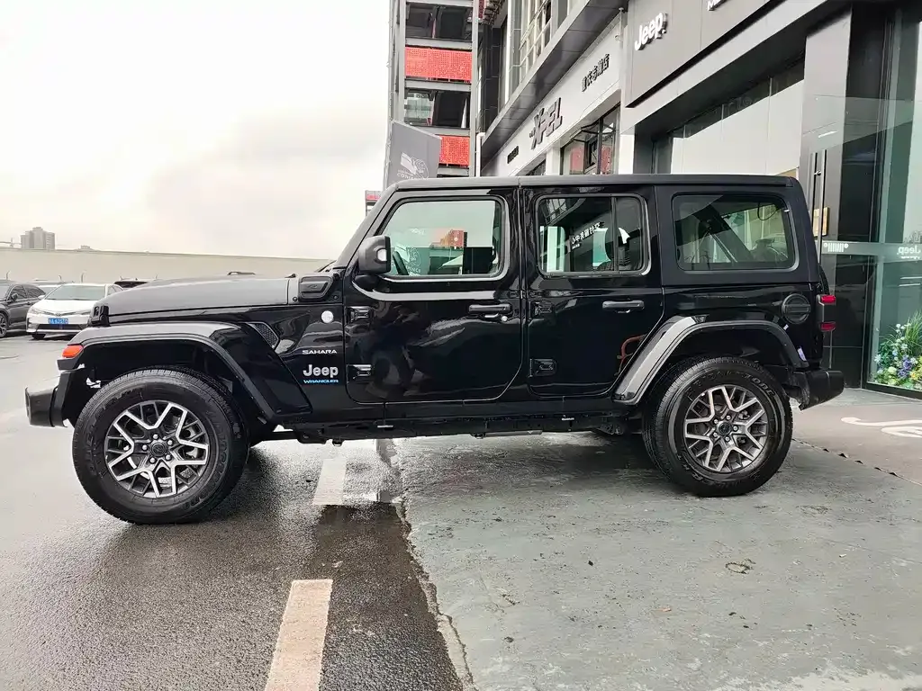 Jeep Wrangler PHEV 2025 из CN, фото 4