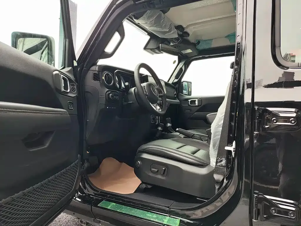 Jeep Wrangler PHEV 2025 из CN, фото 5