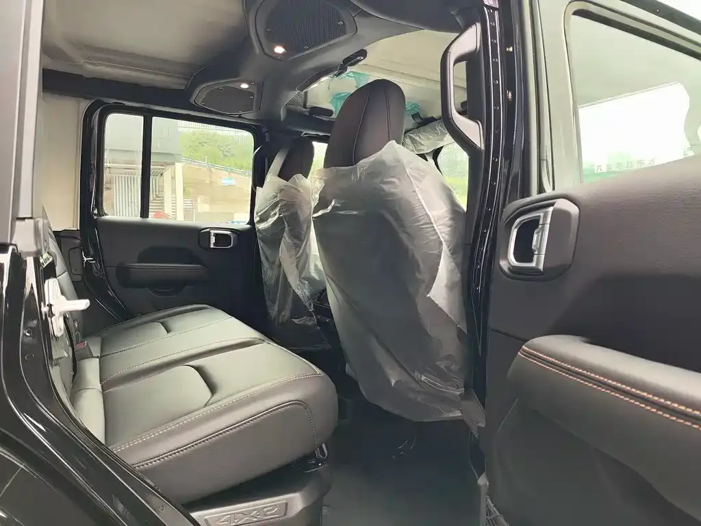 Jeep Wrangler PHEV 2025 из CN, фото 8