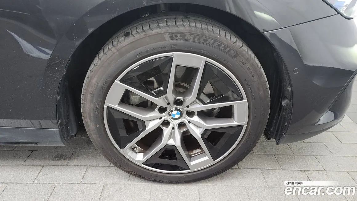 BMW 5-Series 2024 из KR, фото 5