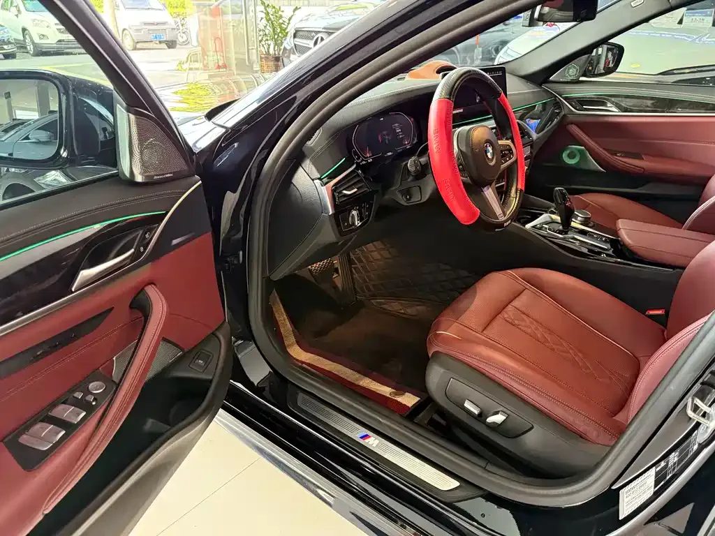 BMW 5 Series 2022 из CN, фото 7