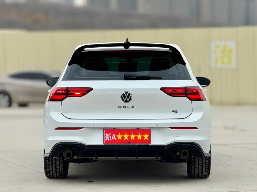 Volkswagen Golf 2024 из CN, фото 10