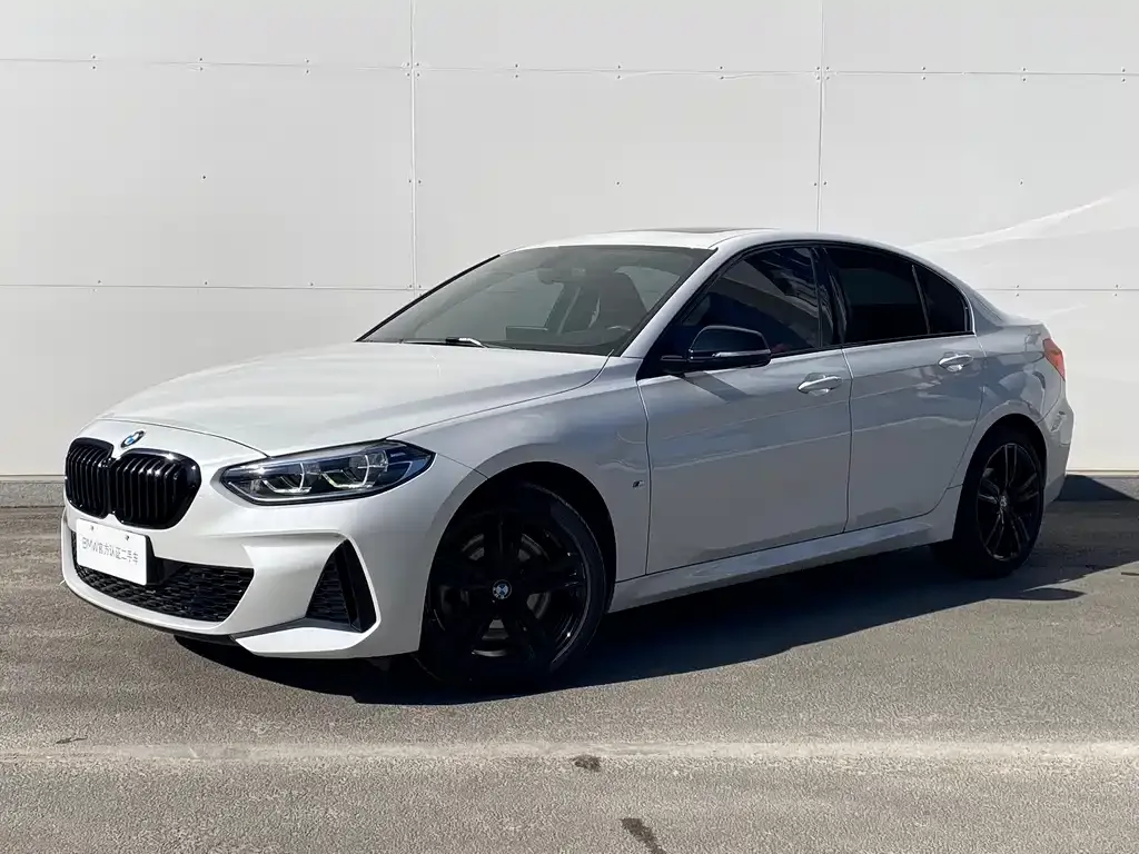 BMW 1 Series 2023 из CN, фото 1