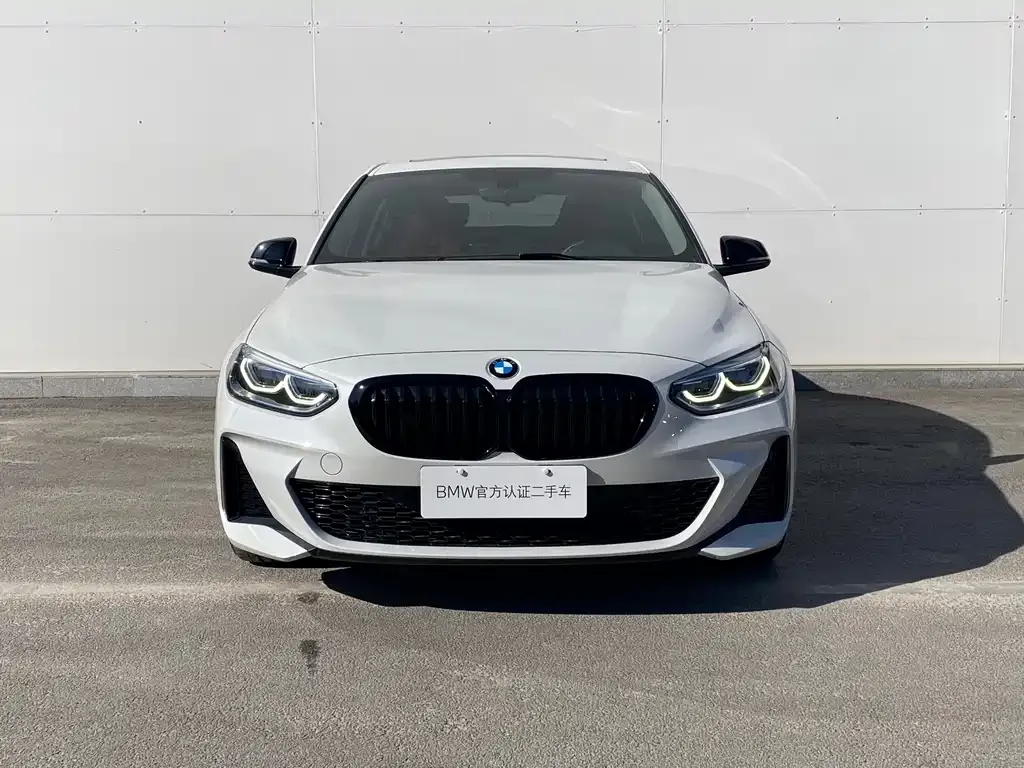 BMW 1 Series 2023 из CN, фото 2