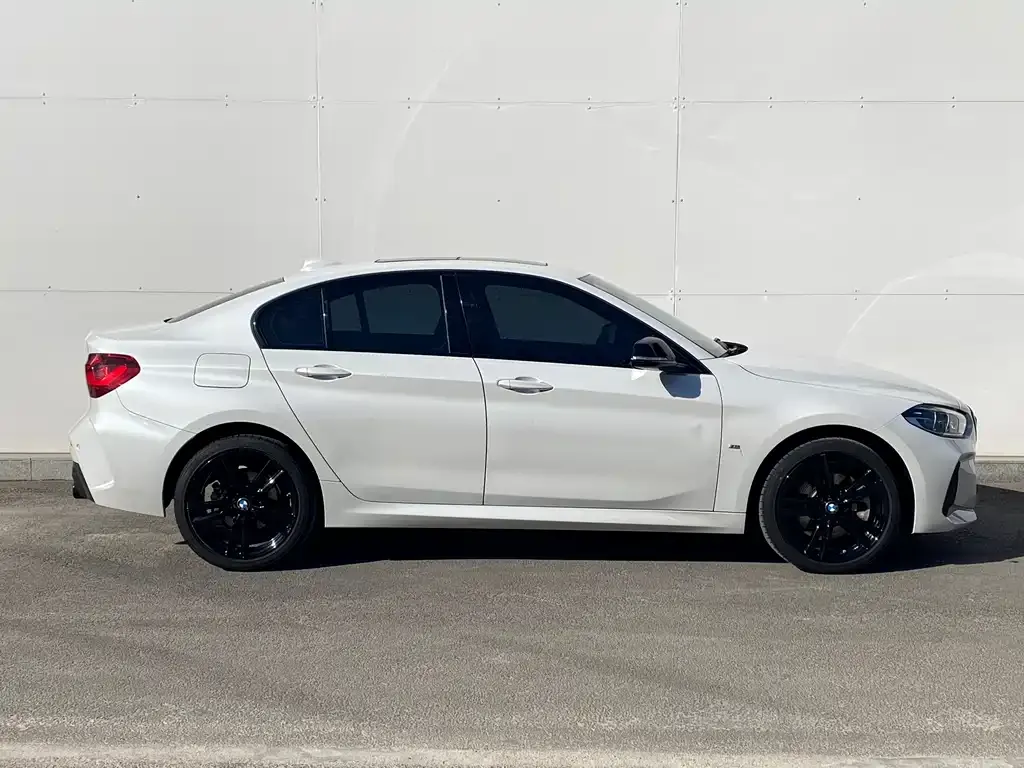 BMW 1 Series 2023 из CN, фото 4