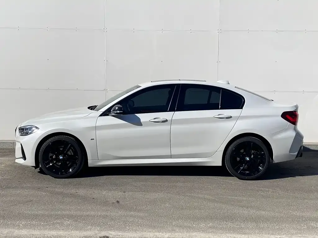 BMW 1 Series 2023 из CN, фото 6