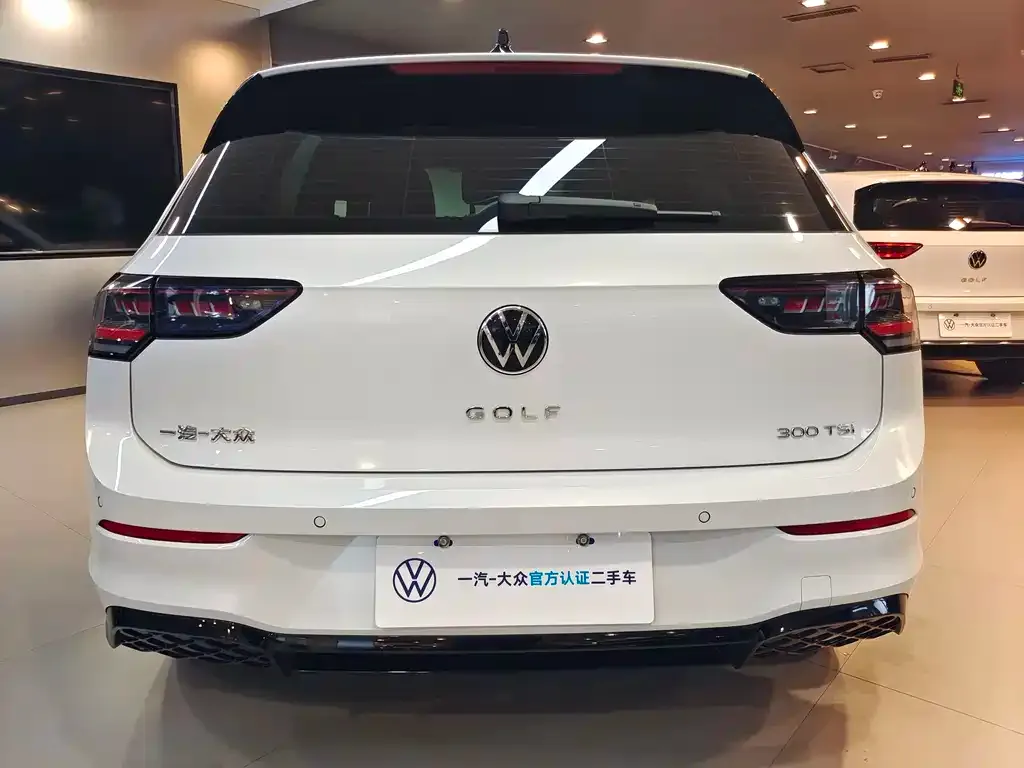 Volkswagen Golf 2024 из CN, фото 4