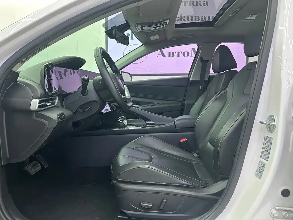 Hyundai Elantra 2022 из CN, фото 4