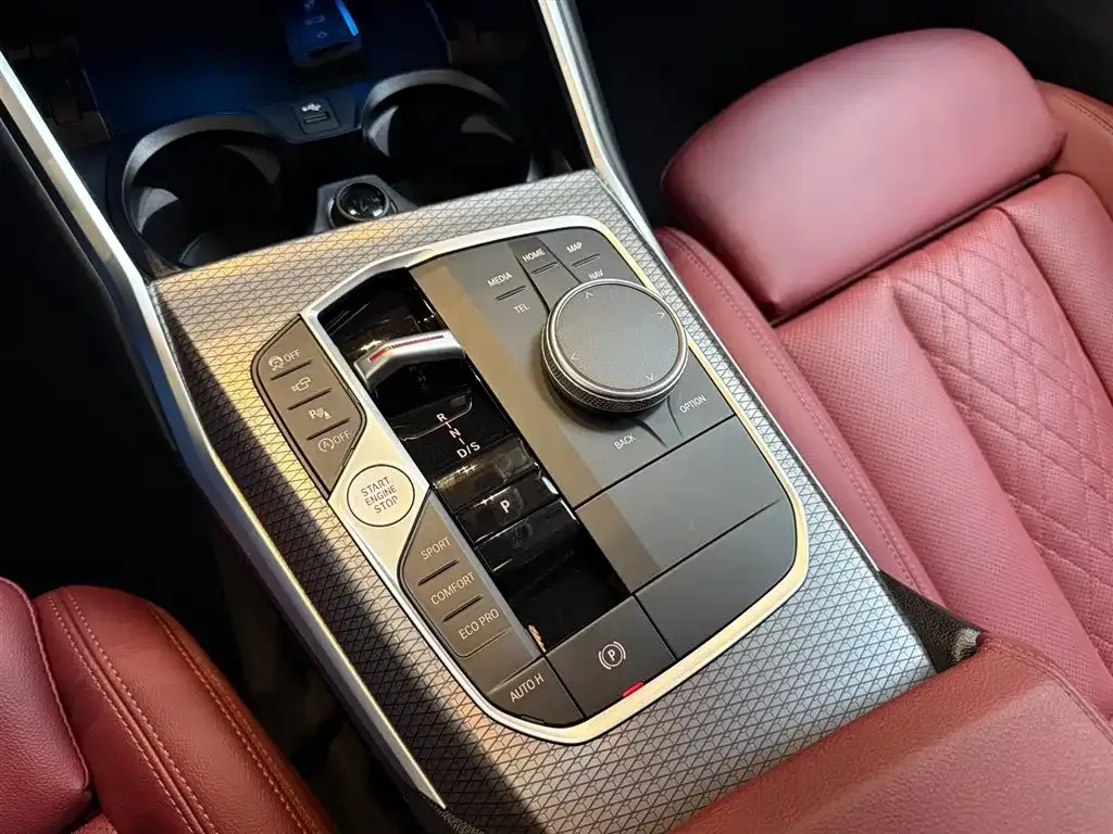 BMW 3 Series 2024 из CN, фото 7
