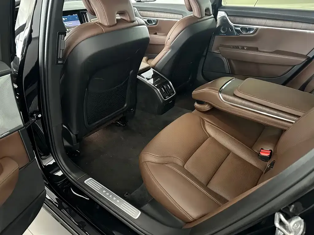 Volvo S90 2024 из CN, фото 9