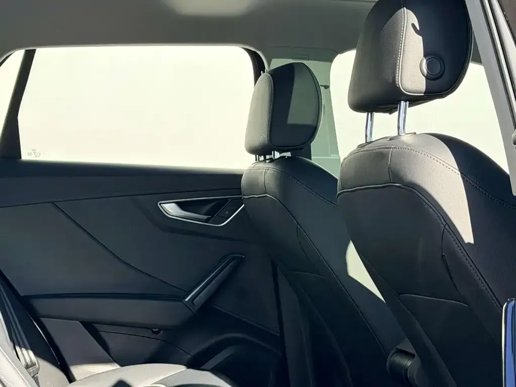 Audi Q2L 2021 из CN, фото 9