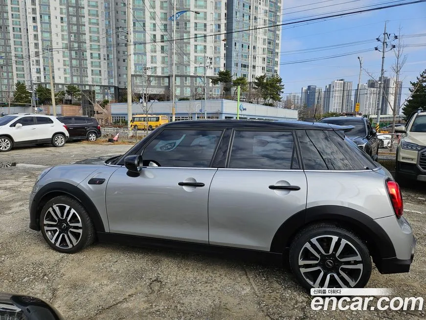 Mini Cooper 2024 из KR, фото 3