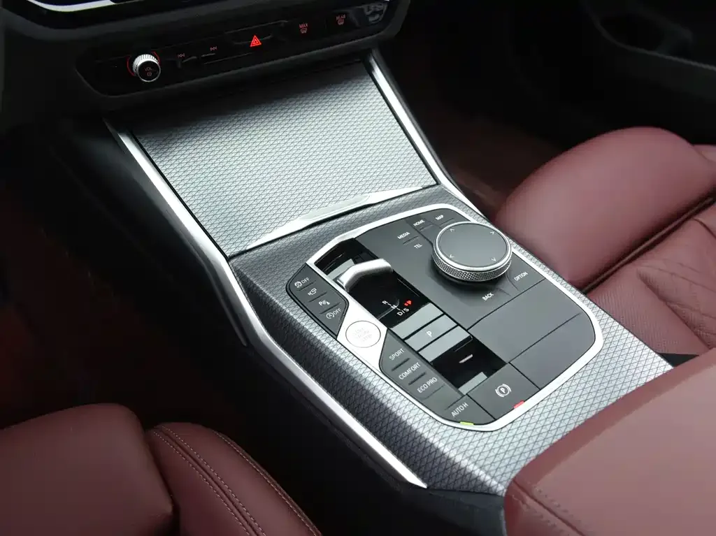 BMW 3 Series 2024 из CN, фото 10