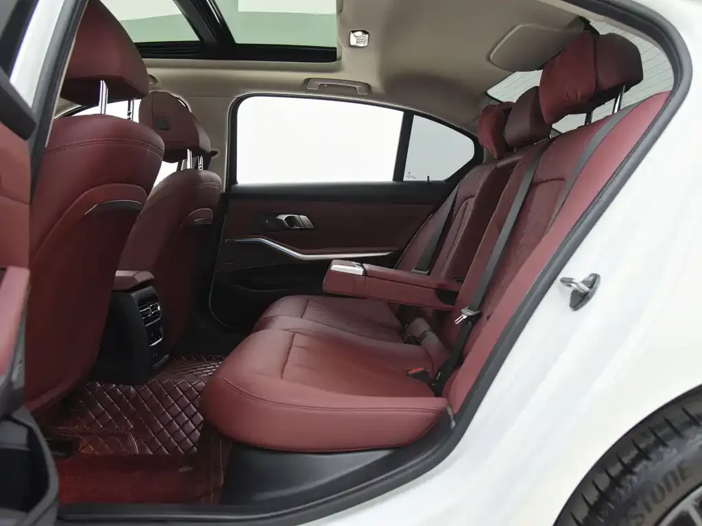 BMW 3 Series 2024 из CN, фото 7