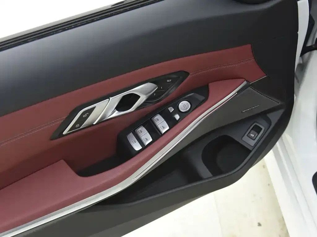 BMW 3 Series 2024 из CN, фото 8