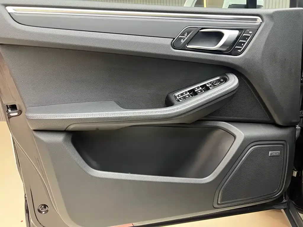 Porsche Macan 2021 из CN, фото 8