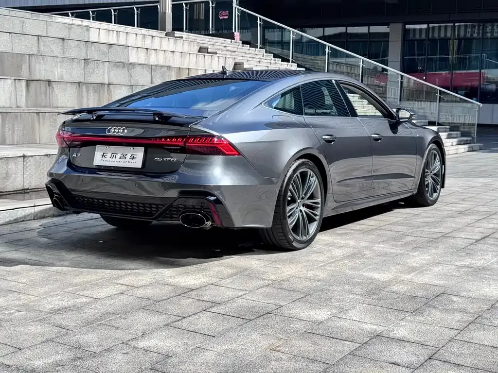 Audi A7 2023 из CN, фото 4