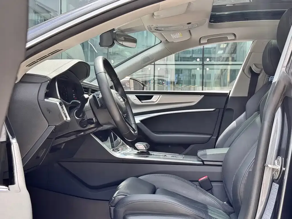 Audi A7 2023 из CN, фото 7