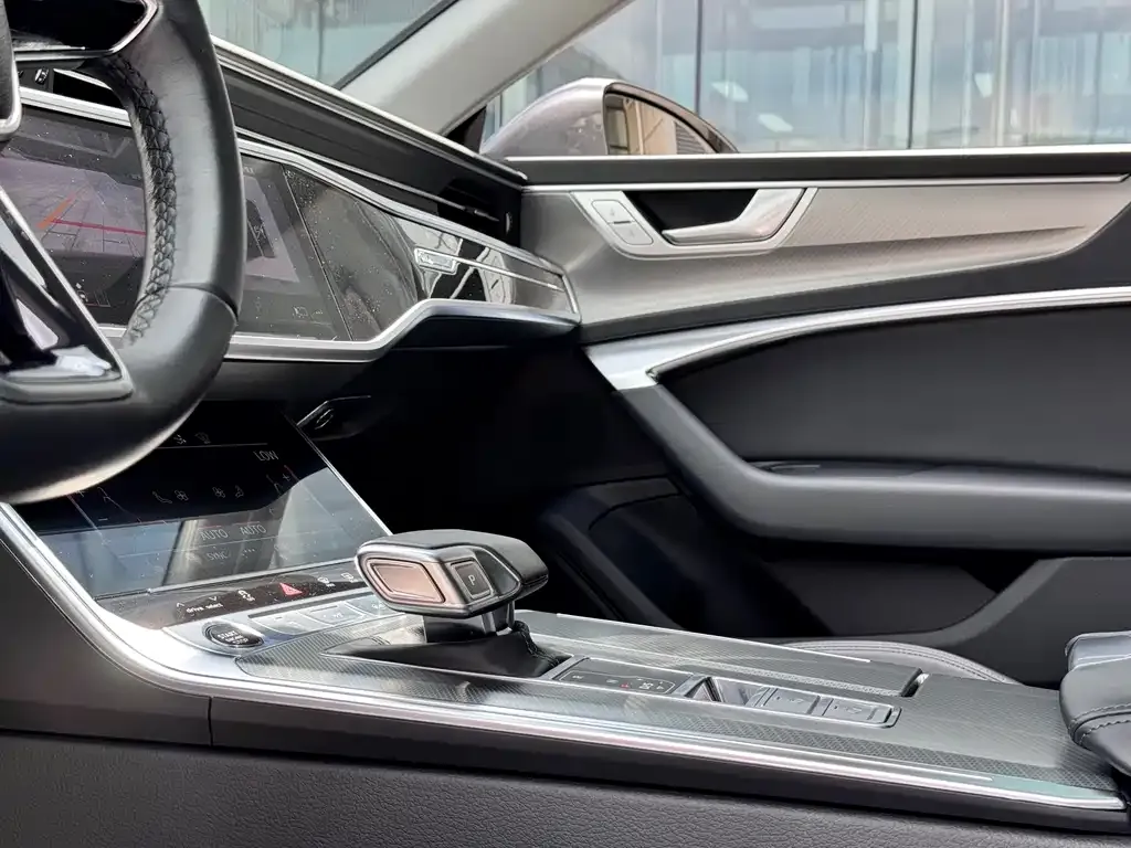 Audi A7 2023 из CN, фото 8