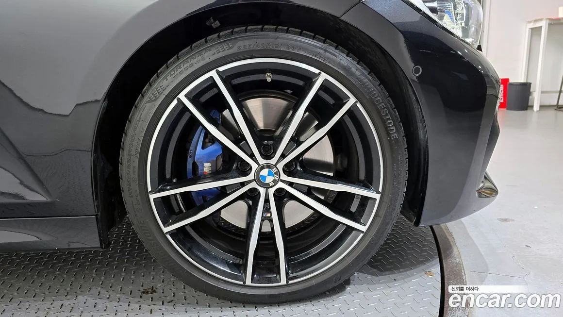 BMW 3-Series 2022 из KR, фото 5