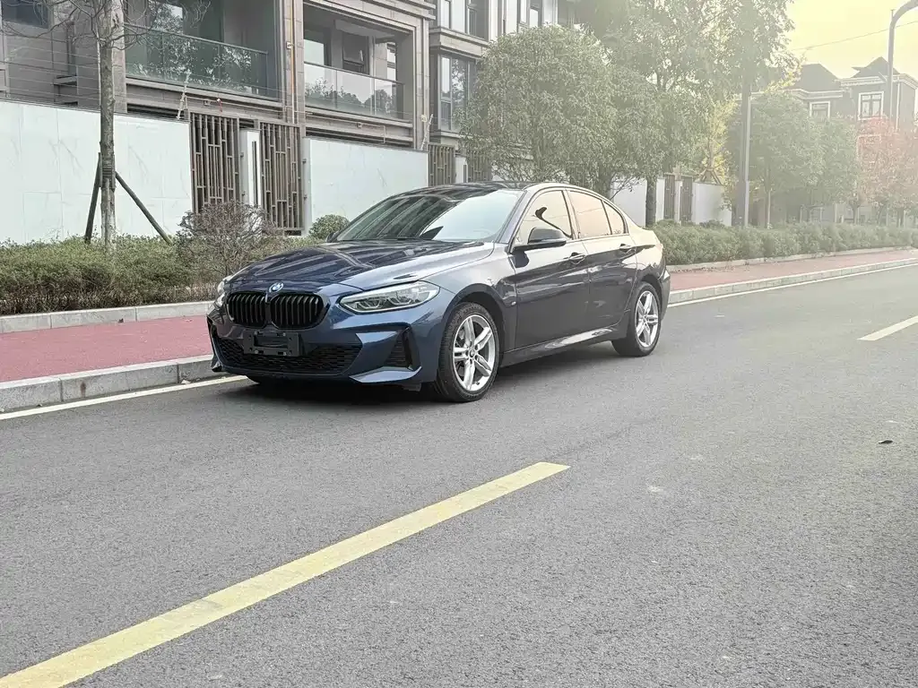 BMW 1 Series 2021 из CN, фото 1