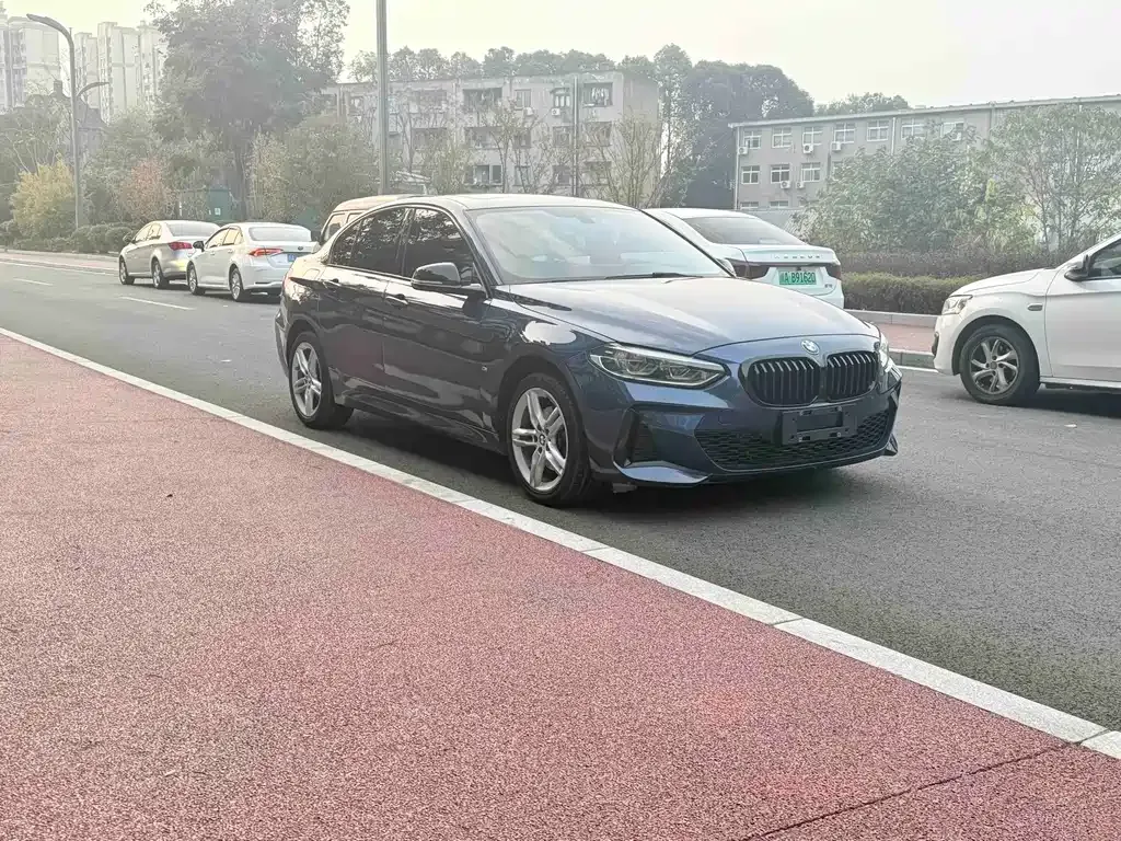 BMW 1 Series 2021 из CN, фото 3