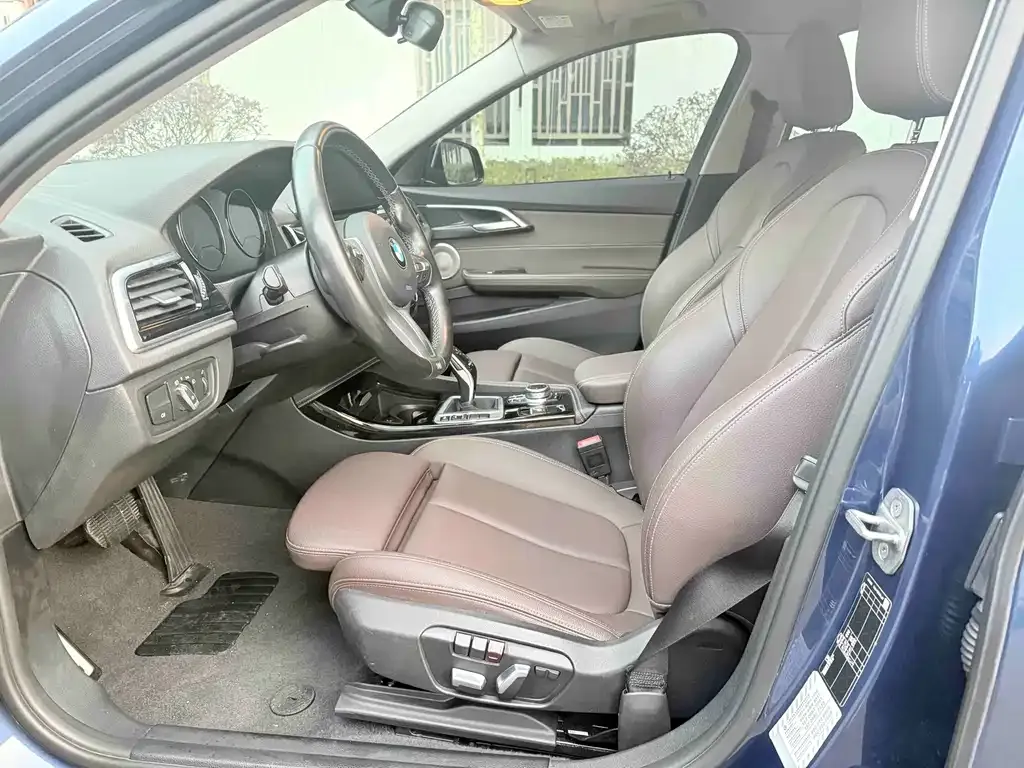 BMW 1 Series 2021 из CN, фото 5