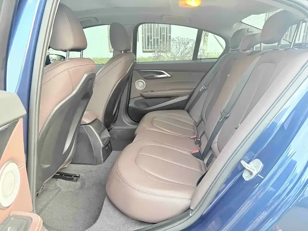 BMW 1 Series 2021 из CN, фото 7