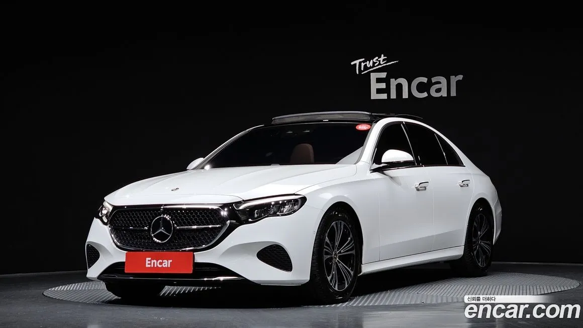 Mercedes-Benz E-Class — фото 1