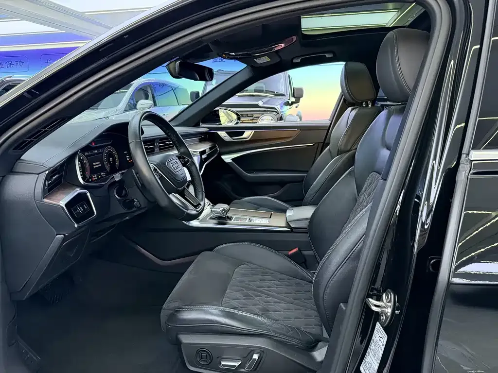 Audi A6L 2023 из CN, фото 4