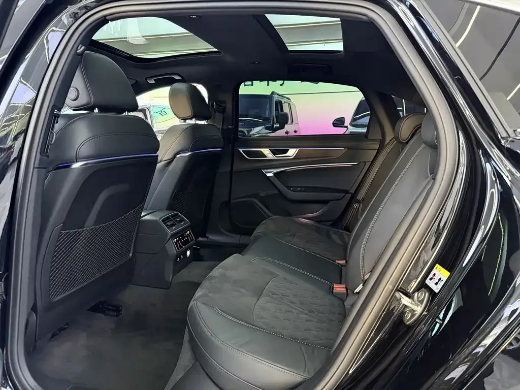 Audi A6L 2023 из CN, фото 7