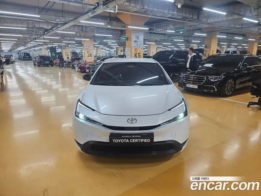 Toyota Prius 2024 из KR, фото 2