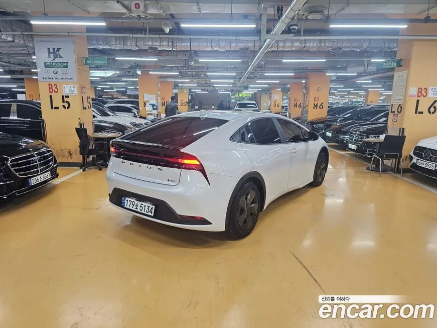 Toyota Prius 2024 из KR, фото 3