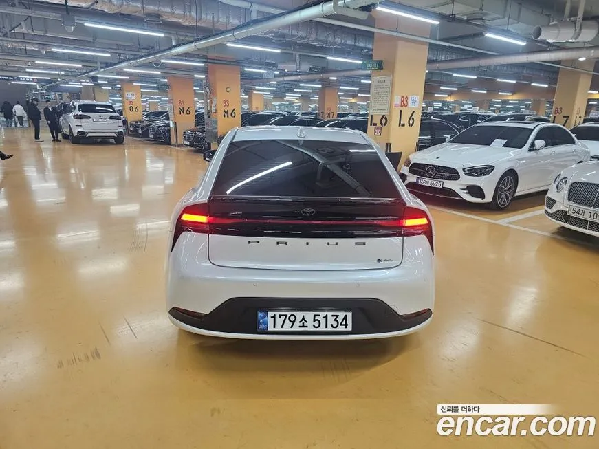 Toyota Prius 2024 из KR, фото 4