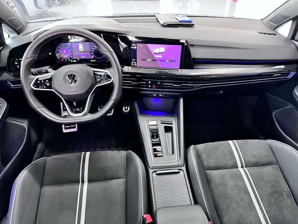 Volkswagen Golf 2022 из CN, фото 8