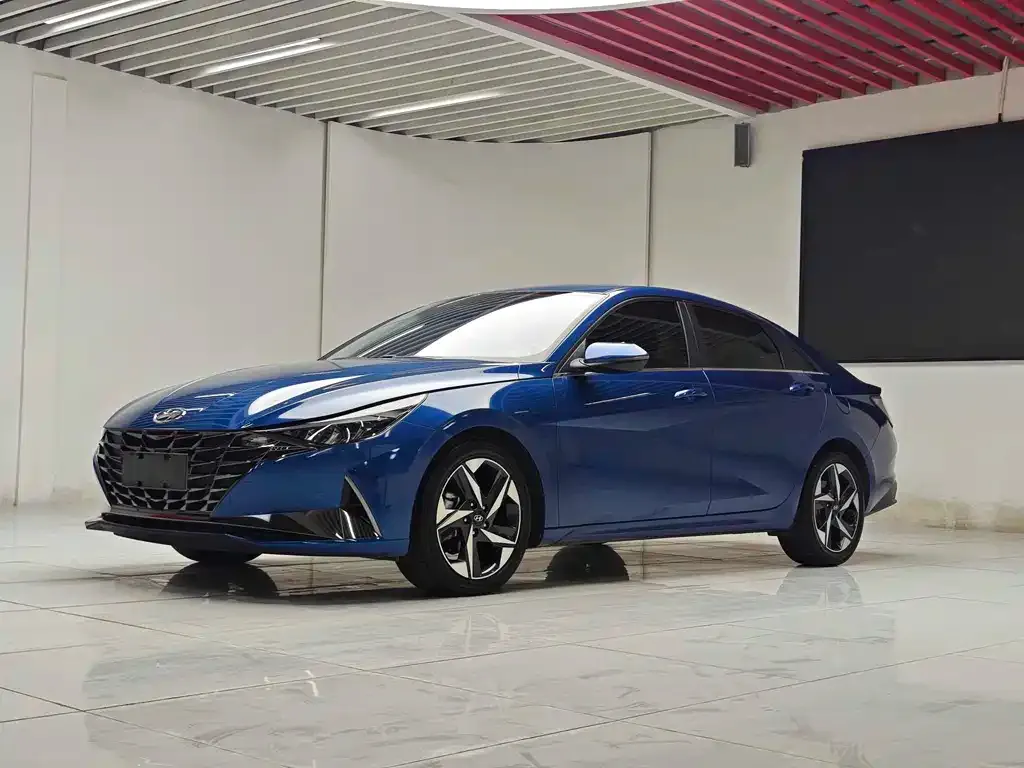 Hyundai Elantra 2023 из CN, фото 1