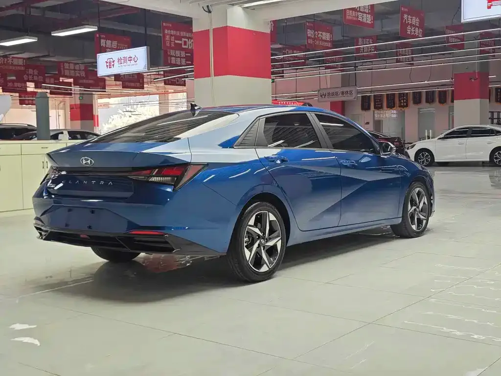 Hyundai Elantra 2023 из CN, фото 3
