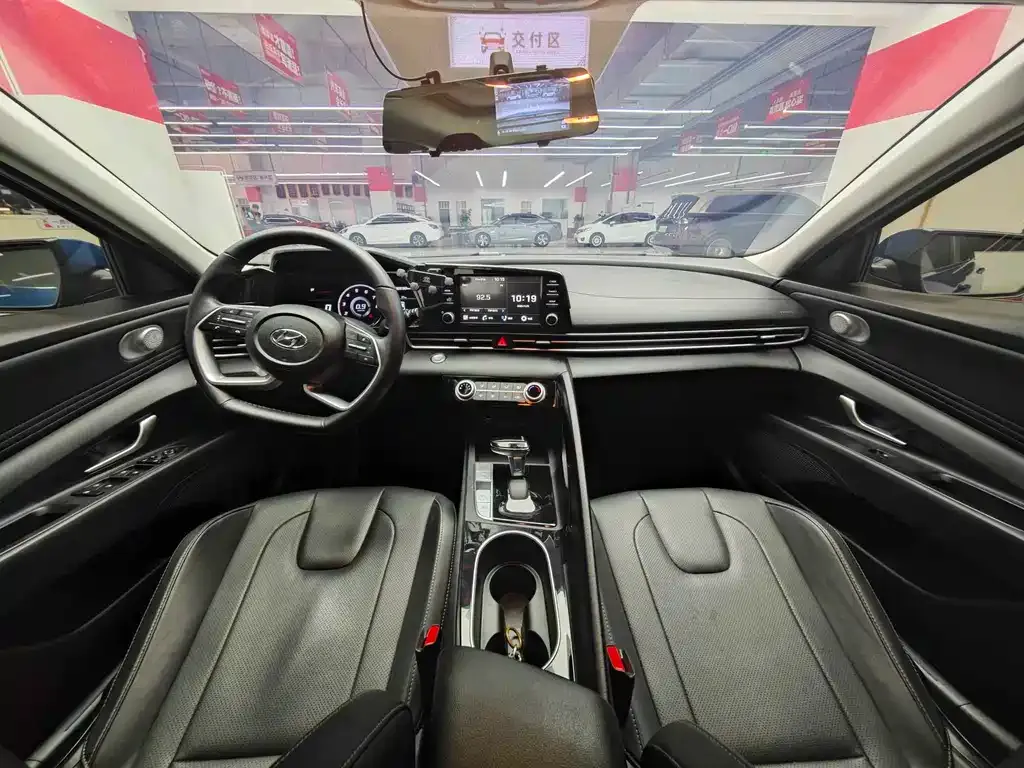 Hyundai Elantra 2023 из CN, фото 4