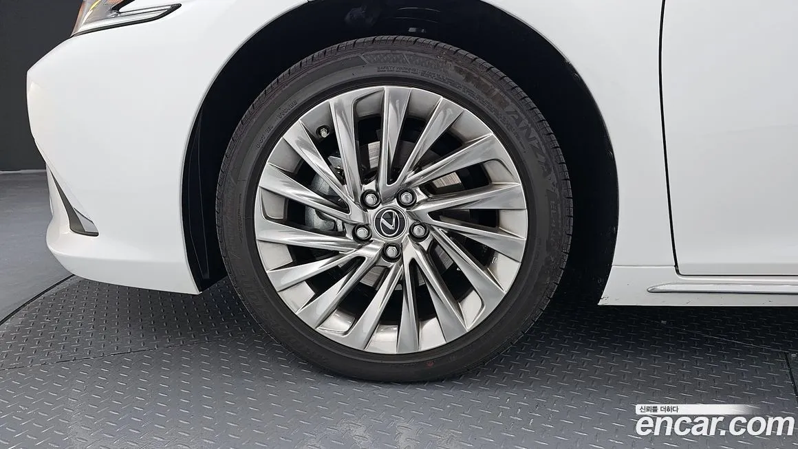 Lexus ES 2025 из KR, фото 5