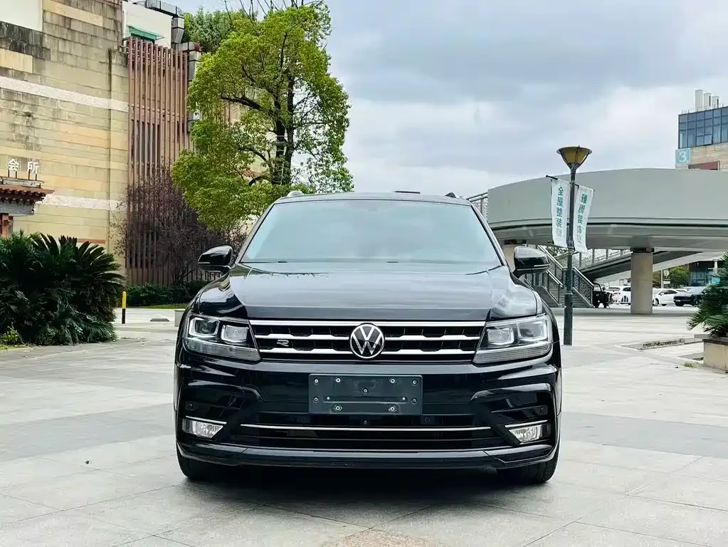 Volkswagen Tiguan L 2021 из CN, фото 2