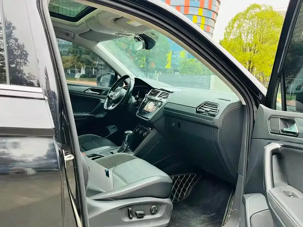 Volkswagen Tiguan L 2021 из CN, фото 6