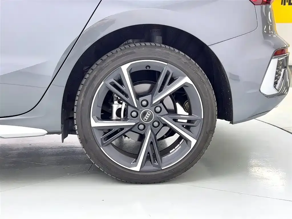 Audi A3 2023 из CN, фото 9
