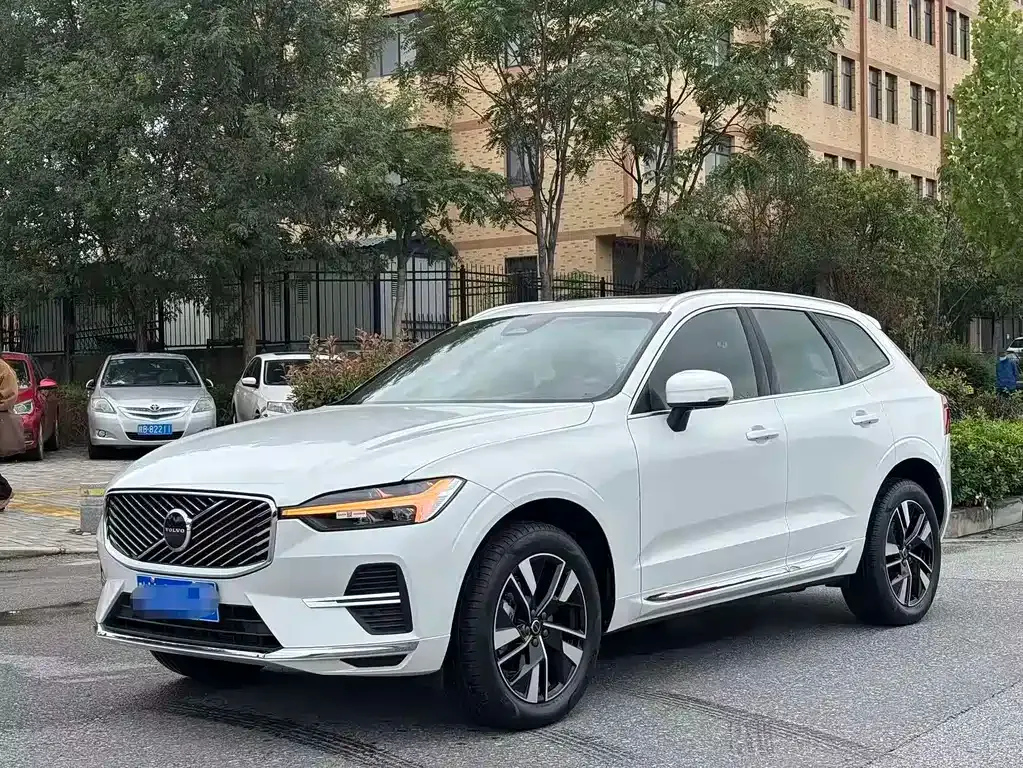 Volvo XC60 2024 из CN, фото 1