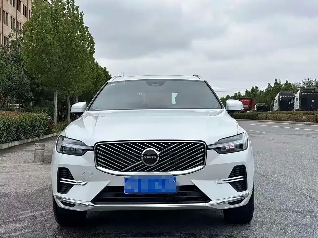 Volvo XC60 2024 из CN, фото 2