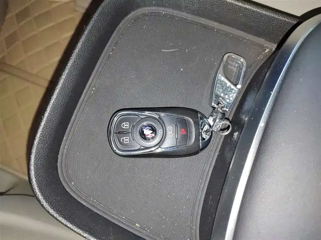 Buick GL8 2024 из CN, фото 9