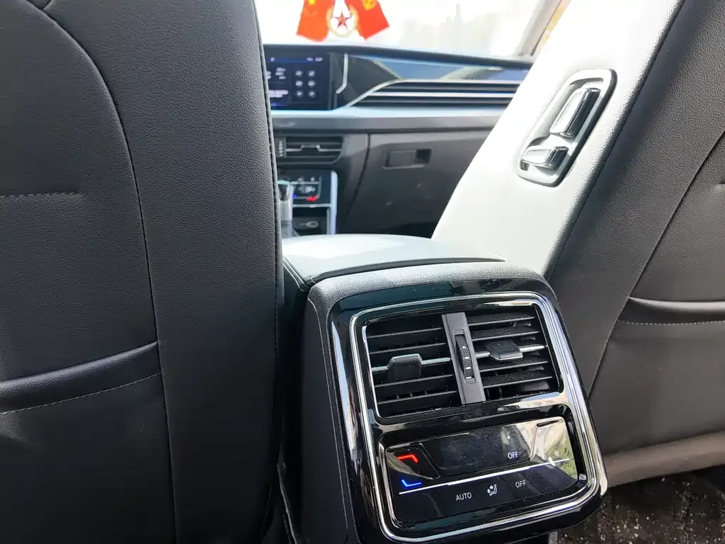 Volkswagen Passat 2022 из CN, фото 9