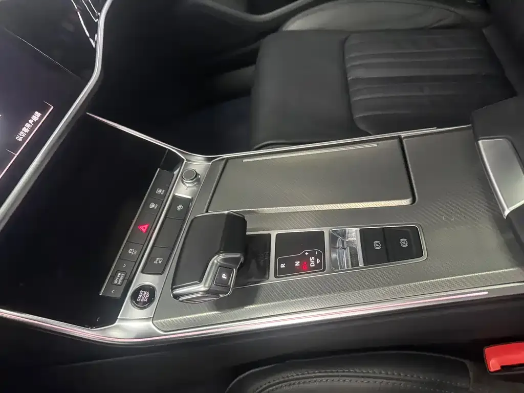 Audi A6L 2022 из CN, фото 6