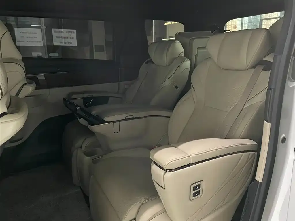 Toyota Alphard 2023 из CN, фото 9