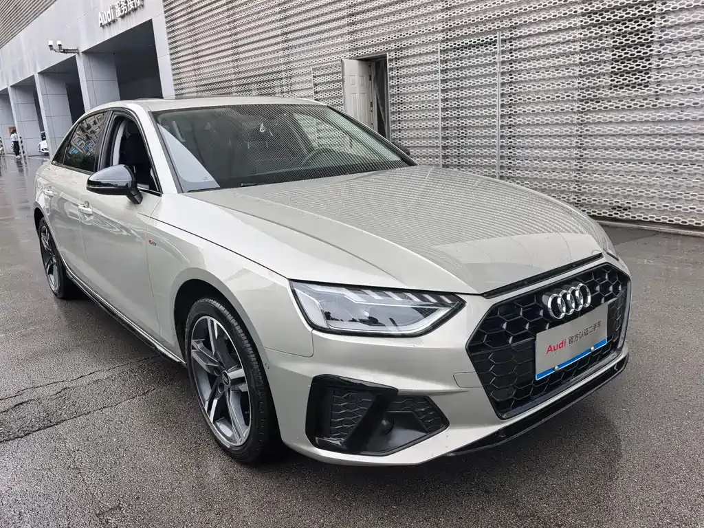 Audi A4L 2022 из CN, фото 2